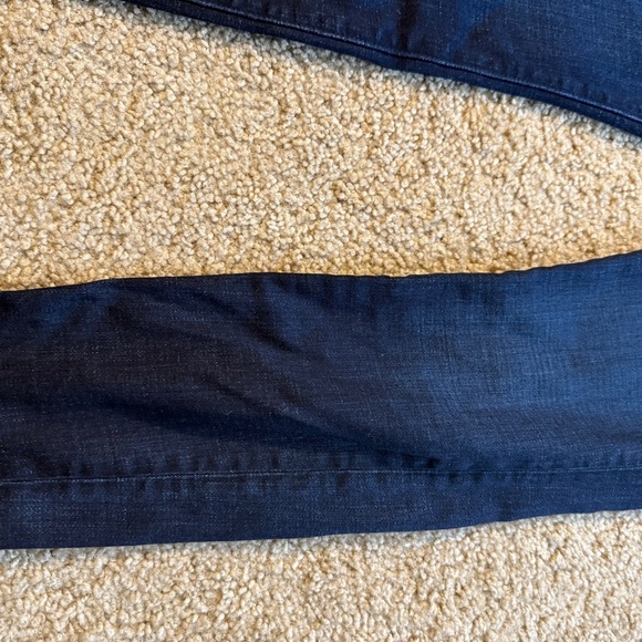 Good American Jeans - Picture 2 of 10